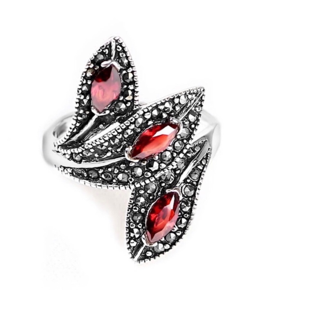 Ring - Picture 3 of 4